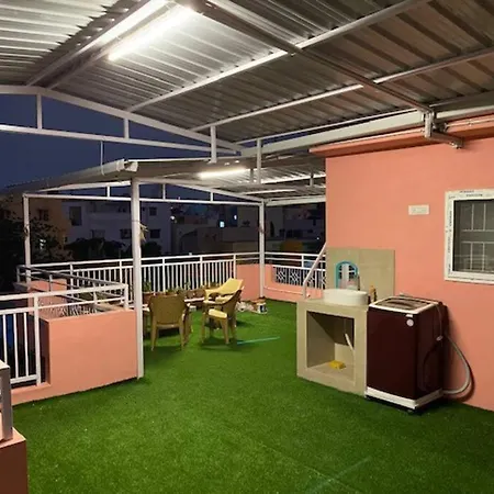 Big Studio Rooms With Patio-Only For Girls& Couple